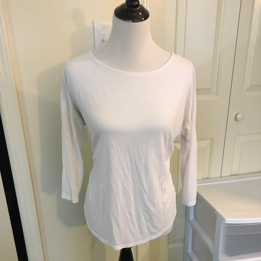 White 3/4 sleeve light weight T-shirt size Large